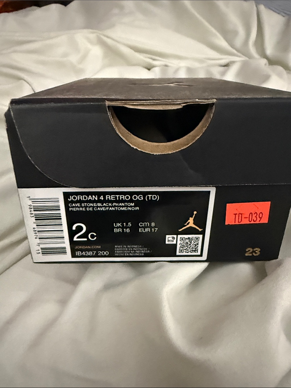 Jordan Toddler Retro Style Sneakers in Gray and Black